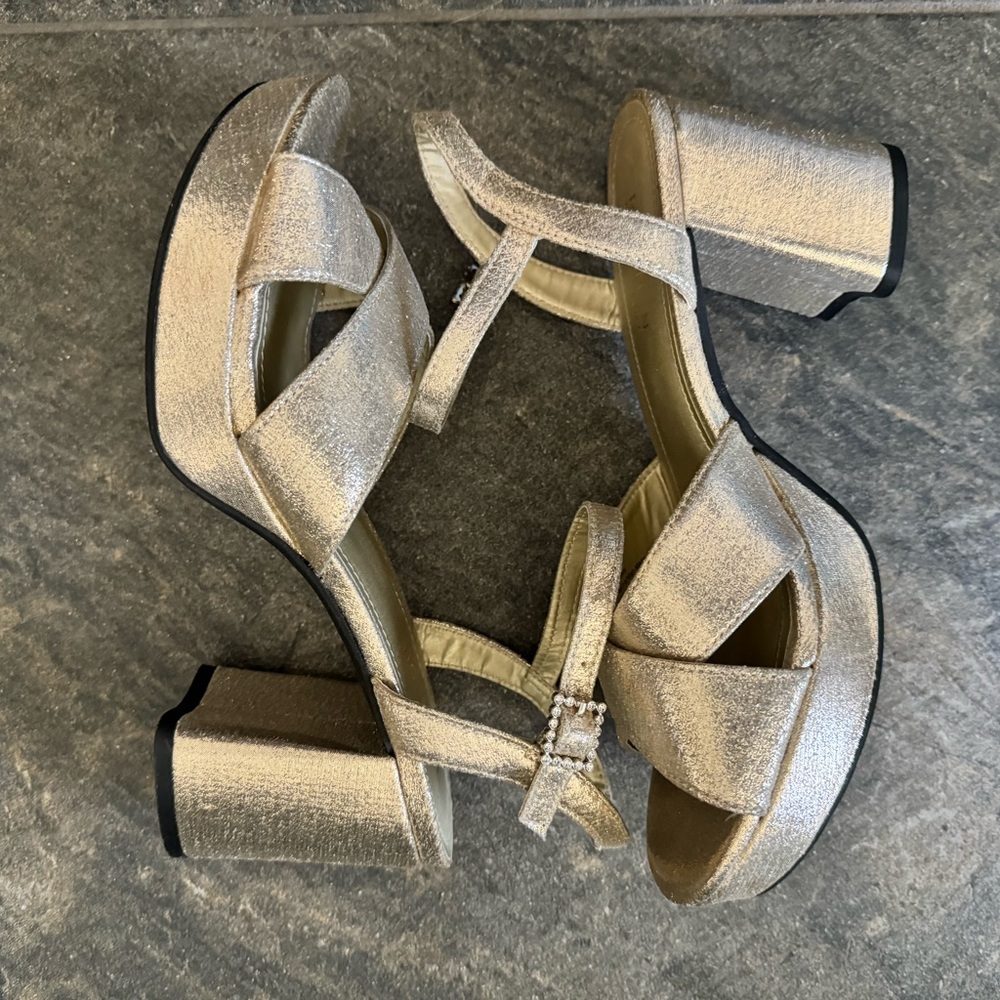 Platform Gold Kenneth Cole Heels 8.5